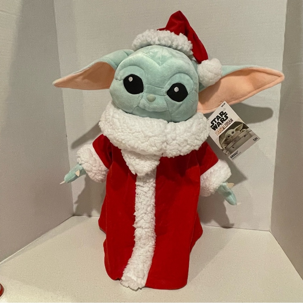 HTF Disney Baby Yoda Plush Star Wars Mandalorian Grogu Holiday Greeter 2022